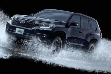特別仕様車TX“Lパッケージ・Black Edition”(2.8Lディーゼル車7人乗り)